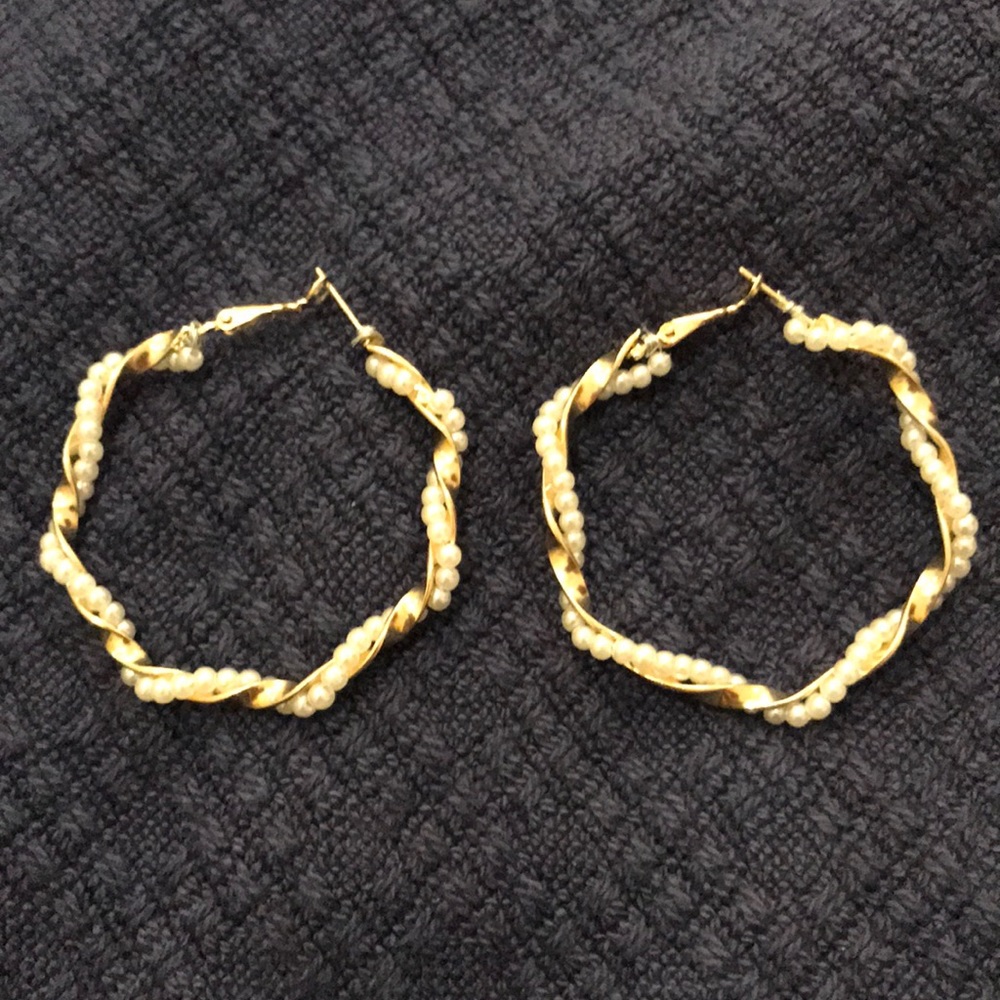 🆕Faux Pearl Twisted Earrings